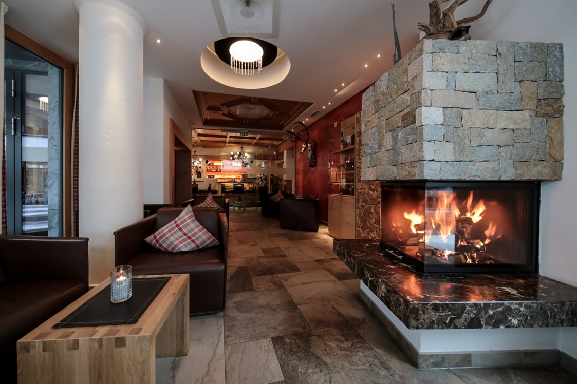 Skihotel: Panorama Lounge  - Hotel Tirol****alpin spa Ischgl 