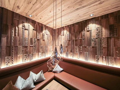 Hotels an der Piste - Skikurs direkt beim Hotel: für Kinder - Rezeptionsbereich  - Hotel Tirol****alpin spa Ischgl