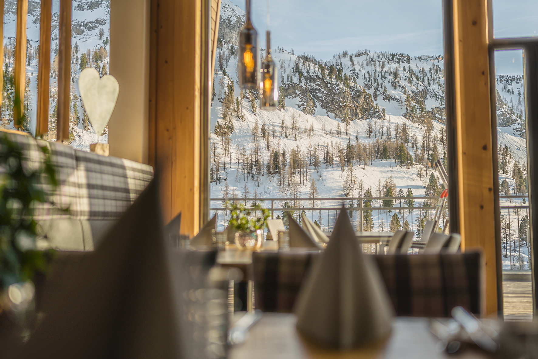 Hotels an der Piste - Hallenbad - Restaurant - das Tauernherz