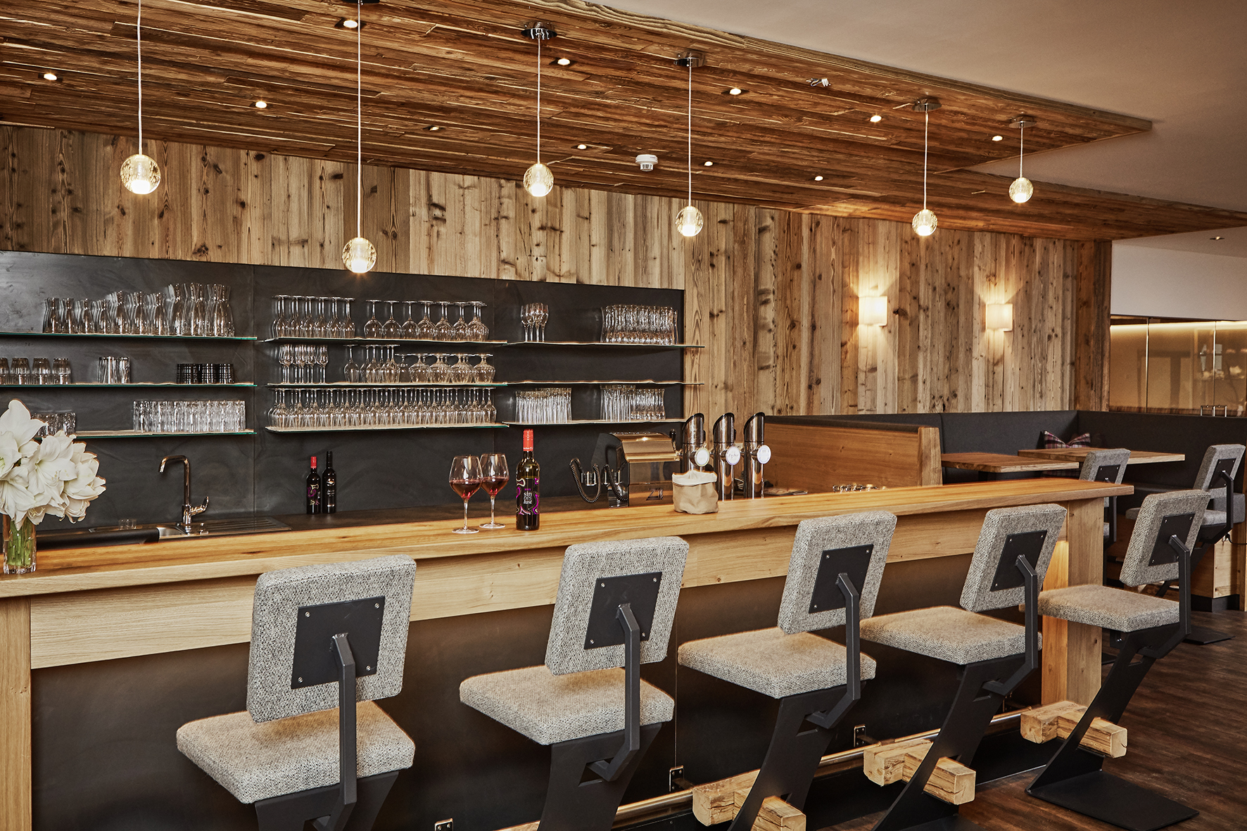 Hotels an der Piste - Hallenbad - Bar - das Tauernherz