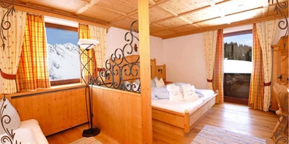 Hotels an der Piste - Mellau - Junior Suite Biberkopf
Privater Balkon Blick in die wunderschöne Bergwelt des Arlberggebietes - Boutique Hotel Sabine****