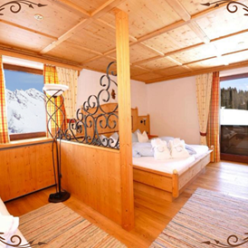 Skihotel: Junior Suite Biberkopf
Privater Balkon Blick in die wunderschöne Bergwelt des Arlberggebietes - Boutique Hotel Sabine****