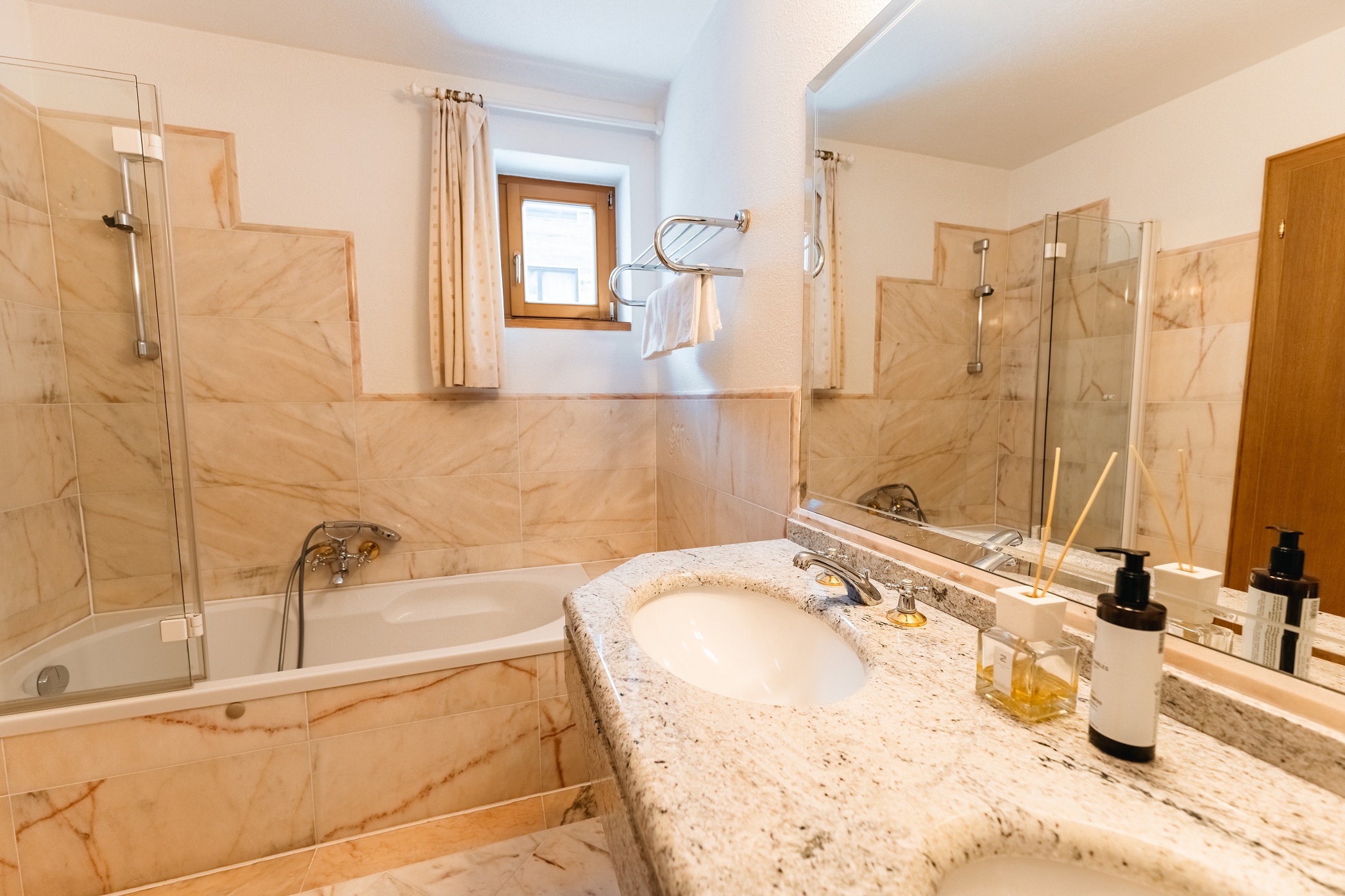 Skihotel: Deluxe Maiensee Badezimmer - Hotel Maiensee