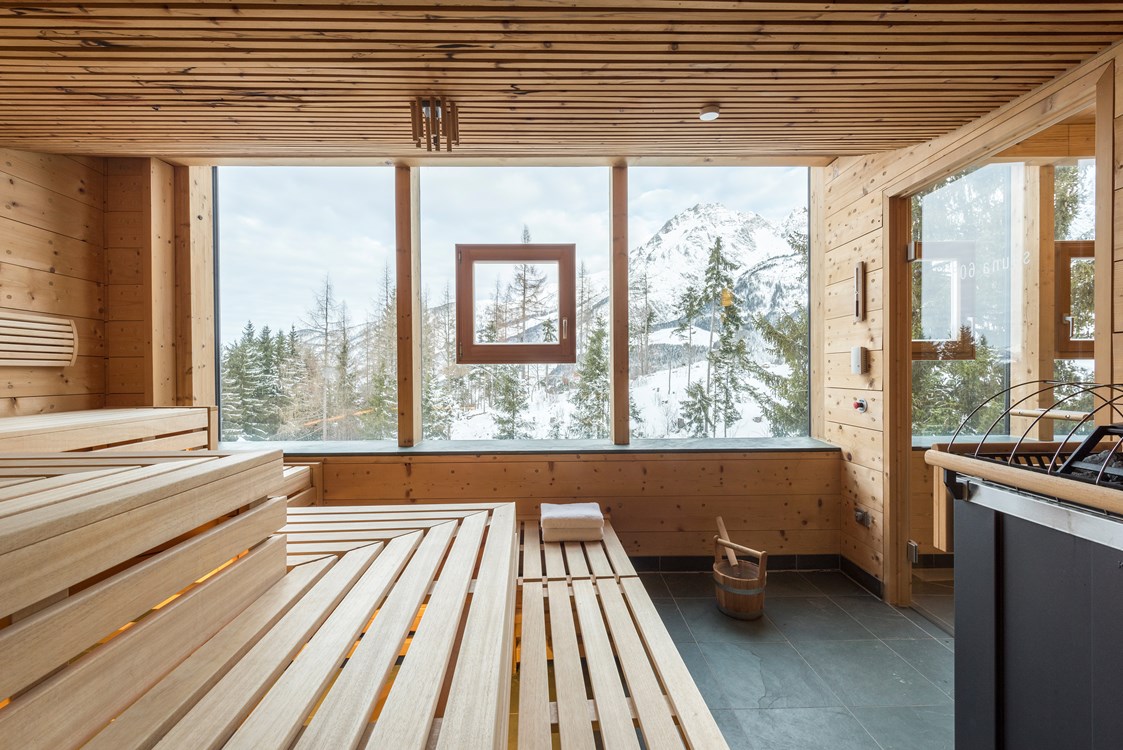 Skihotel: Verschiedene Saunen und Dampfbad mit Panoramaview - Holzhotel Forsthofalm