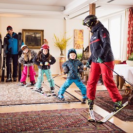 Skihotel: Refugium mit Skifahrern - Hotel Arlberghaus