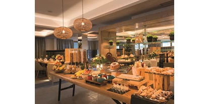 Hotels an der Piste - Skiverleih - Frühstücksbuffet - Aktivhotel Alpendorf