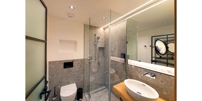 Hotels an der Piste - Skiverleih - Bad-Doppelzimmer Träumerei - Aktivhotel Alpendorf