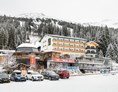 Skihotel: Auf 1.500m bis 2.500m befinden sich 90 Kilometern Fahrspaß und 39 Liftanlagen. Das Berghotel Hochfügen liegt direkt an der Piste und doch ist die Zufahrt mit dem Auto bis vor die Haustür bei uns möglich.  - Berghotel Hochfügen****
