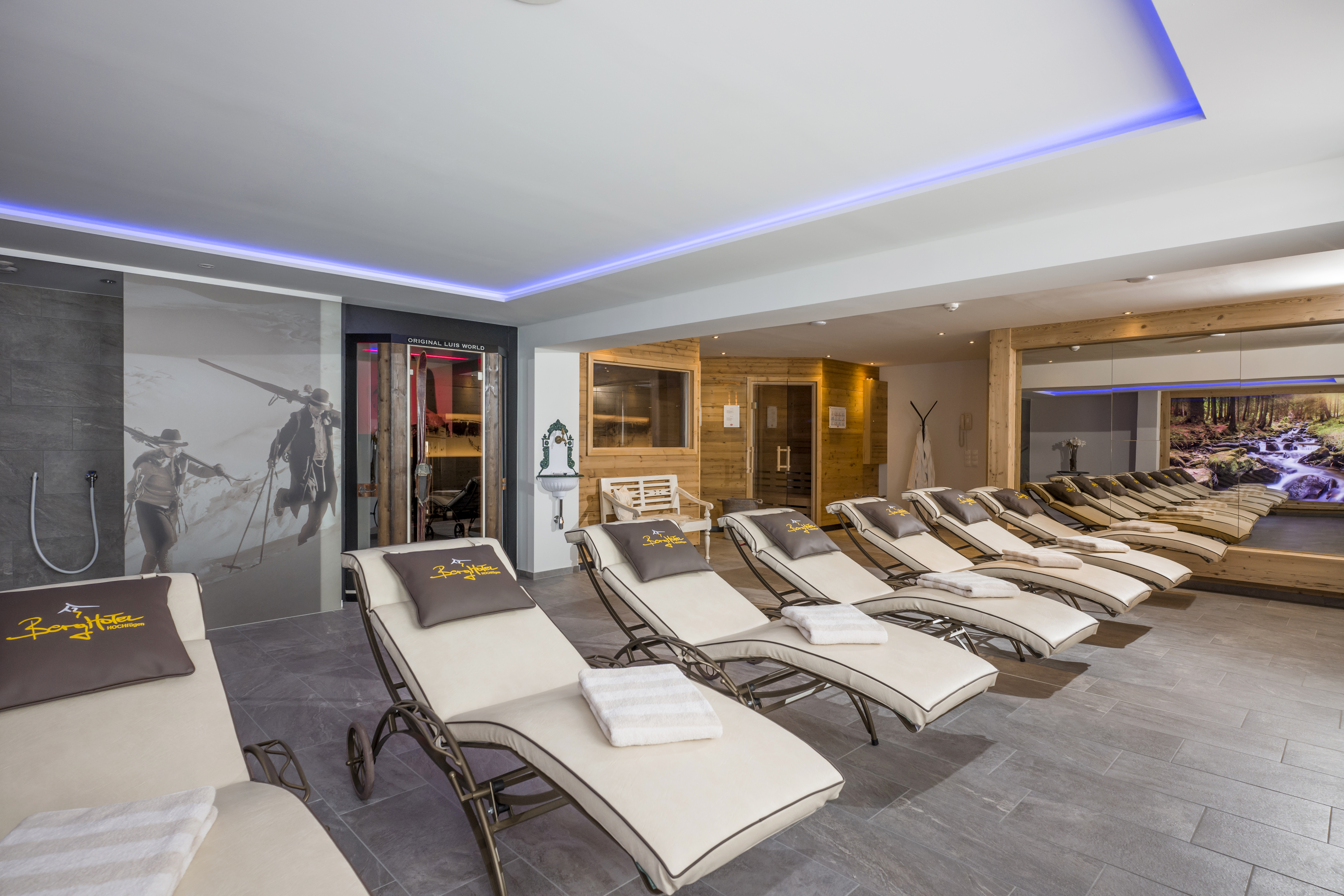 Hotels an der Piste - Rodeln - Tirol - In unserem Nacktbereich (nicht mit dem Bereich des Panoramahallenbades verbunden) finden Sie unser Saunabereich mit Finnsicher Sauna, Bio-Kräutersauna und Luis-Trenker-Infrarotkabine.
Der ideale Ort nach einem fantastischen Skitag, um zu entspannen und zur Ruhe zu kommen. - Berghotel Hochfügen****