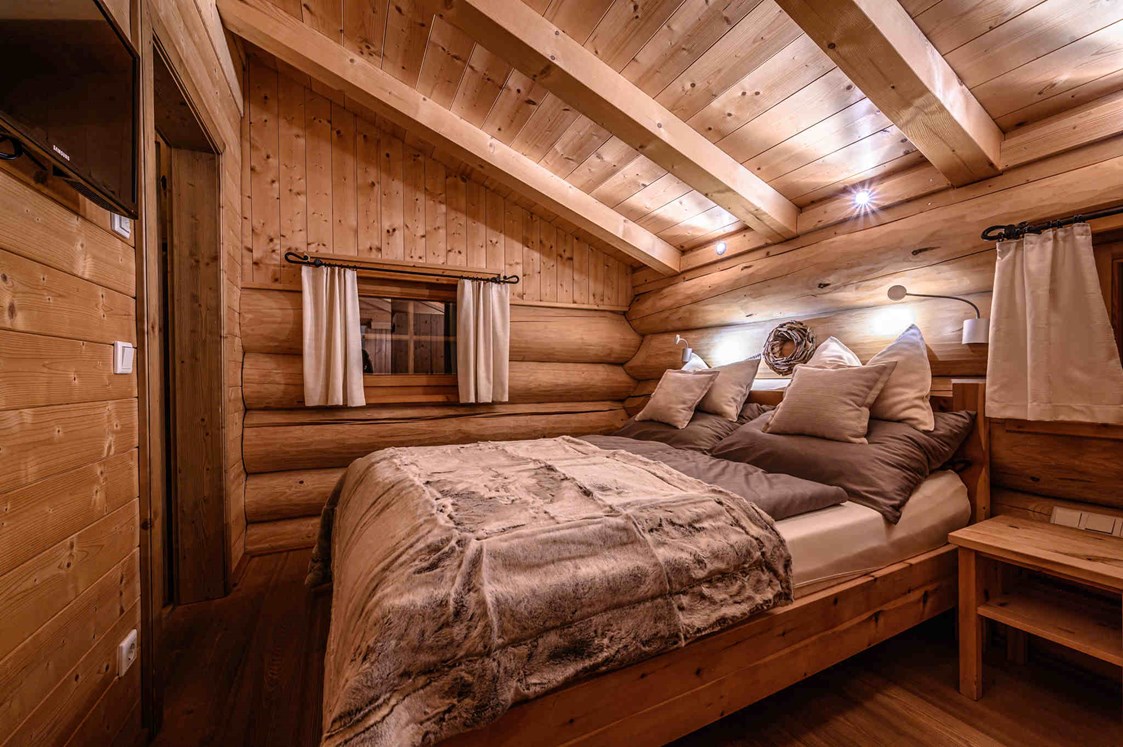 Skihotel: 2 Doppelzimmer mit eigenem Bad und TV - Premium Chalets Maria Alm