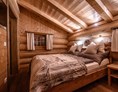 Skihotel: 2 Doppelzimmer mit eigenem Bad und TV - Premium Chalets Maria Alm