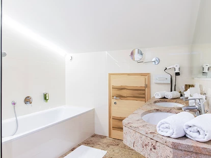 Hotels an der Piste - Mellau - Familienzimmer - Hotel Anemone