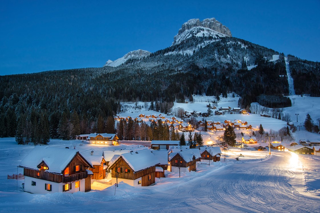 Skihotel: Außenaufnahme vom Feriendorf in Altaussee - AlpenParks Aktiv & Natur Resort Hagan Lodge Altaussee