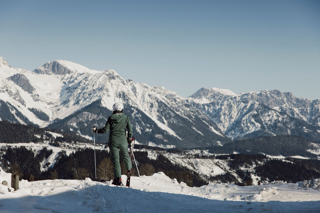 Skihotel: Starten Sie direkt vor dem Hotel in die 4-Berge-Skischaukel Schladming Dachstein ein. - Hotel Waldfrieden