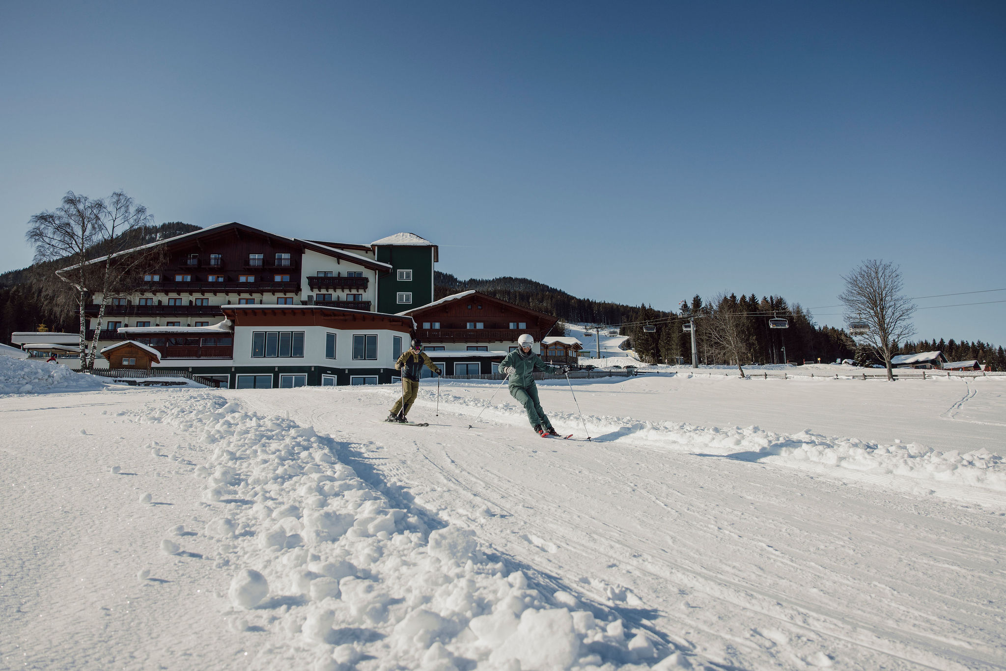 Hotels an der Piste - Preisniveau: günstig - Österreich - Ski in & Ski out im Hotel Waldfrieden. - Hotel Waldfrieden