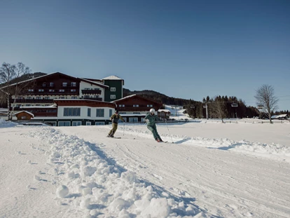 Hotels an der Piste - Skiverleih - Ski in & Ski out im Hotel Waldfrieden. - Hotel Waldfrieden