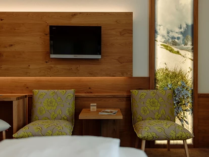 Hotels an der Piste - Skiverleih - Enzianzimmer Sitzecke - Hotel Waldfrieden