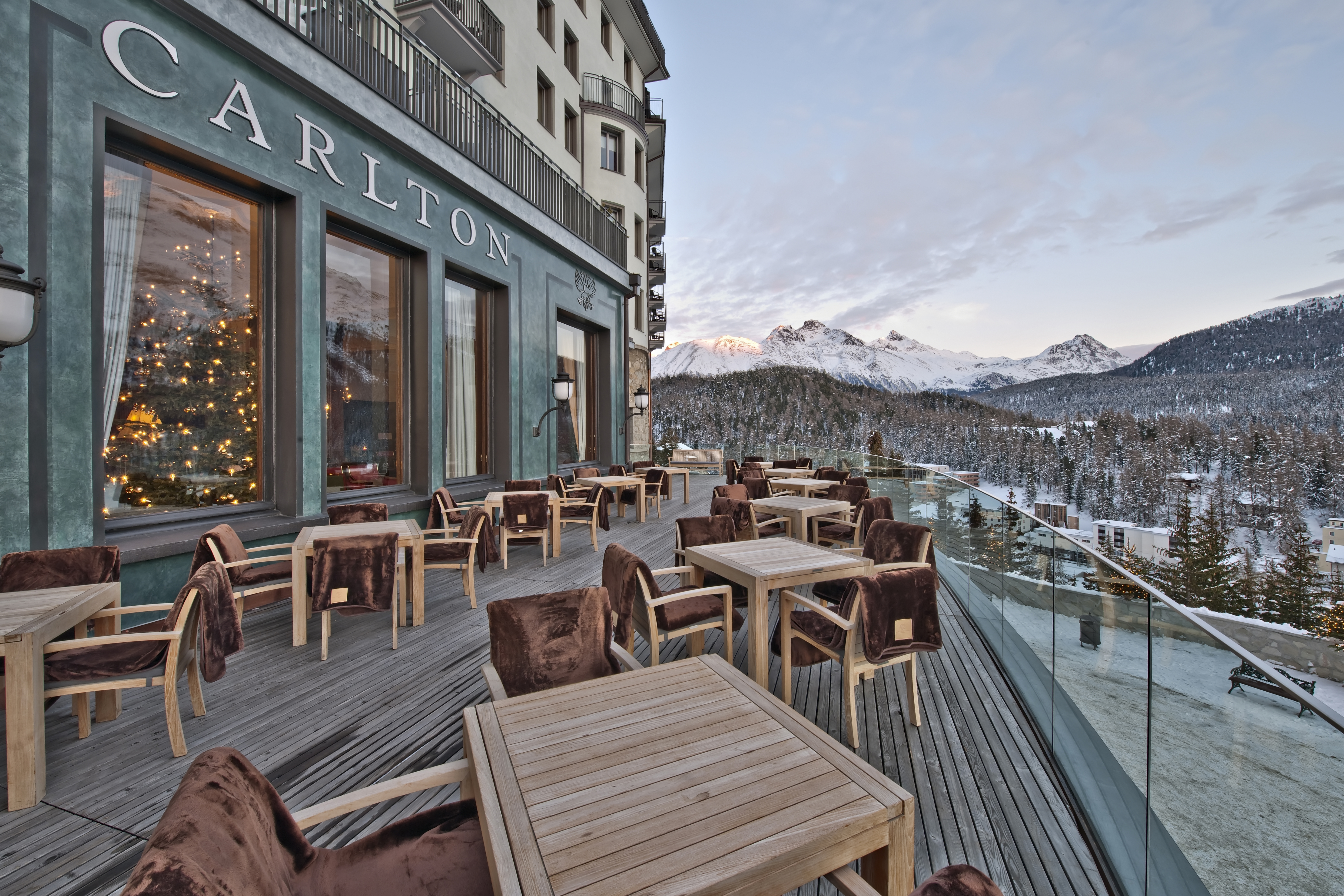 Hotels an der Piste - Schweiz - Terrasse - Carlton Hotel St. Moritz - Carlton Hotel St.Moritz