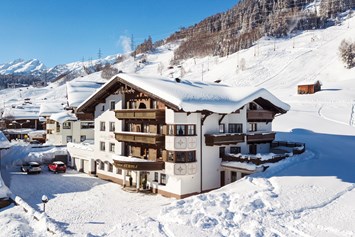 Skihotel: Hotel Garni Landhaus Strolz