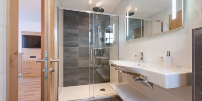 Hotels an der Piste - Sauna - Kappl (Kappl) - Badezimmer - Landhaus Strolz St. Anton am Arlberg - Hotel Garni Landhaus Strolz