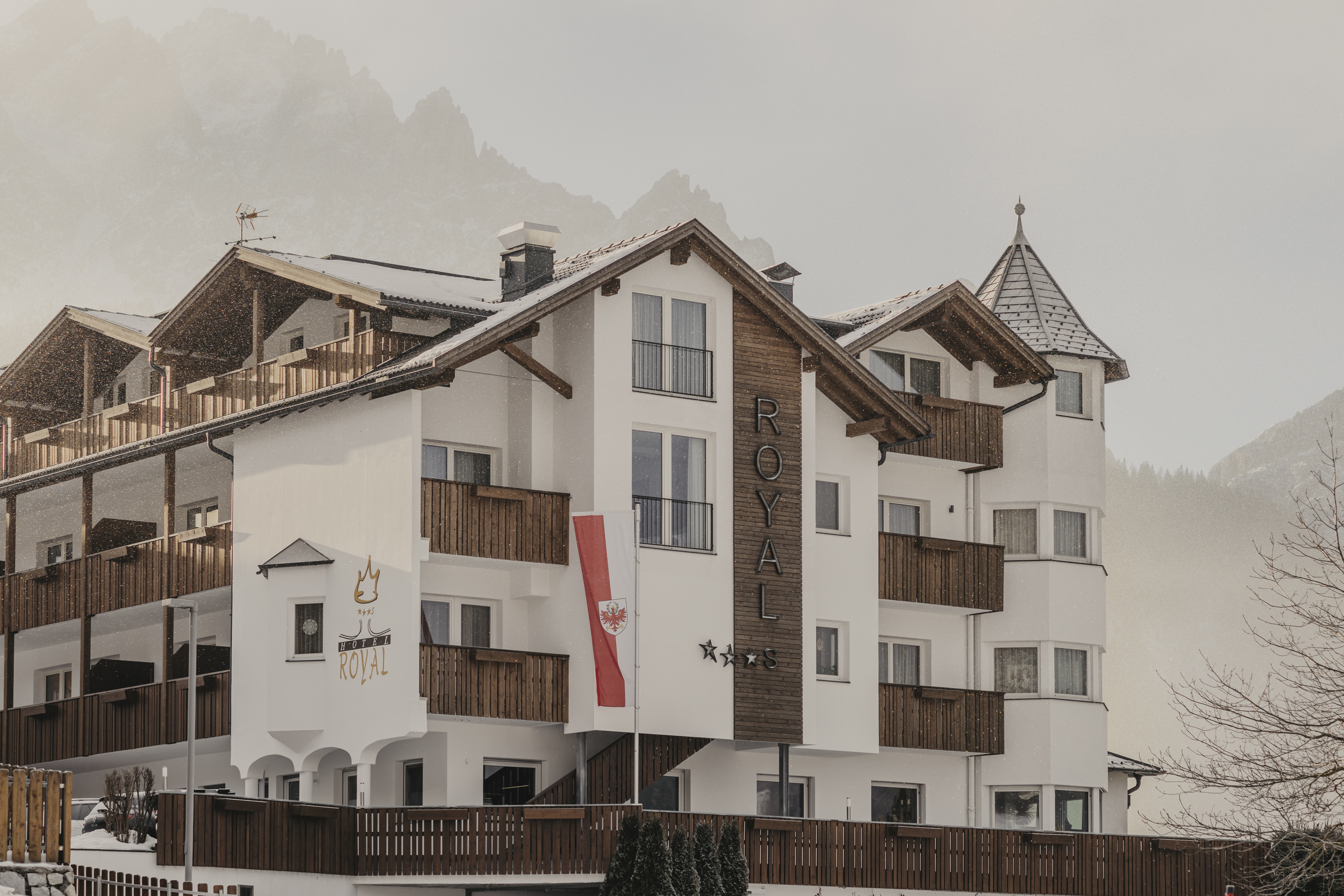 Hotels an der Piste - Südtirol - Winterfoto Hotel - Hotel Royal ***S