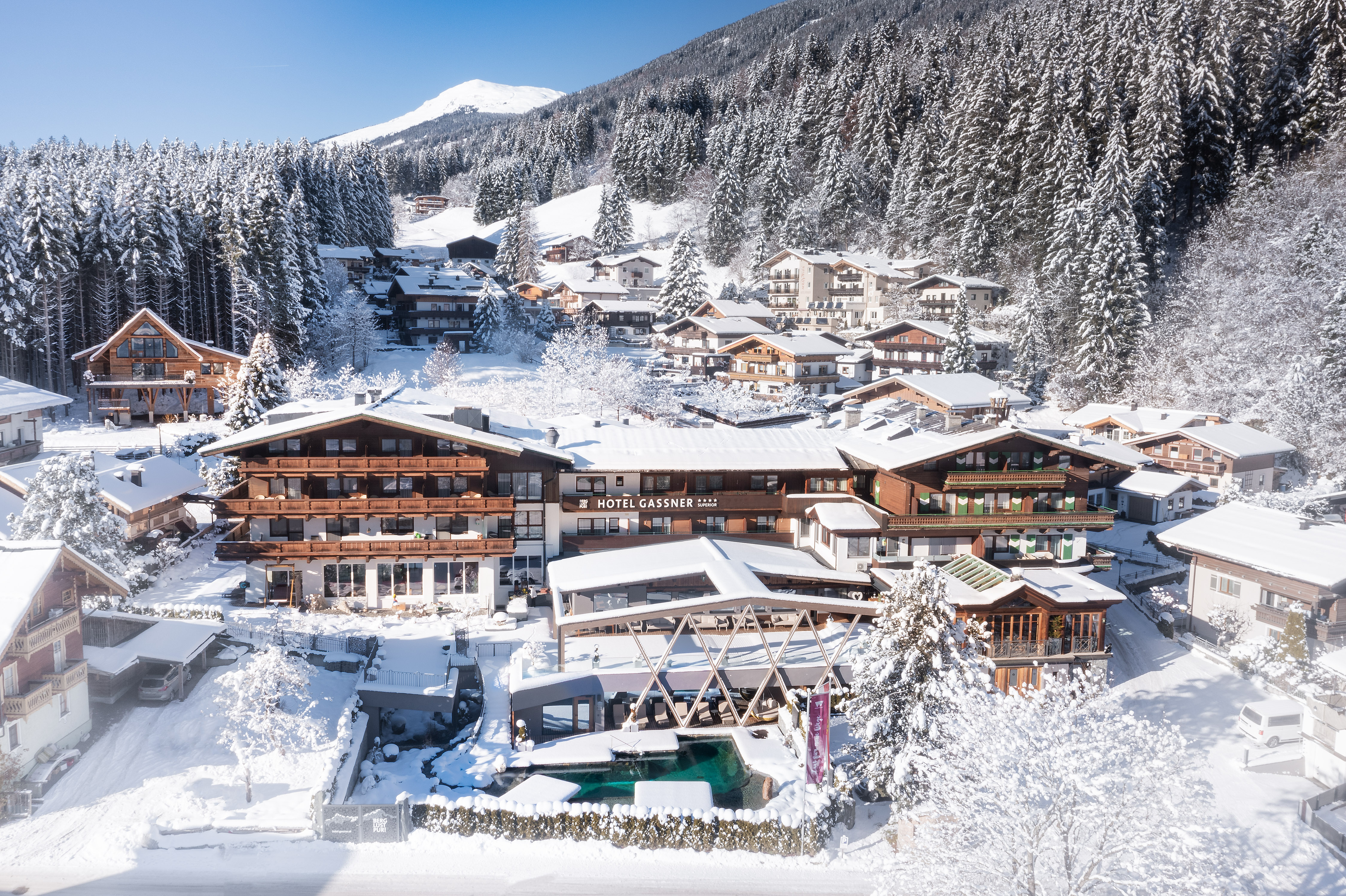 Hotels an der Piste - PLZ 6365 (Österreich) - Außenansicht ****s Hotel Gassner und Gassner Baumhaus - Hotel Gassner****Superior