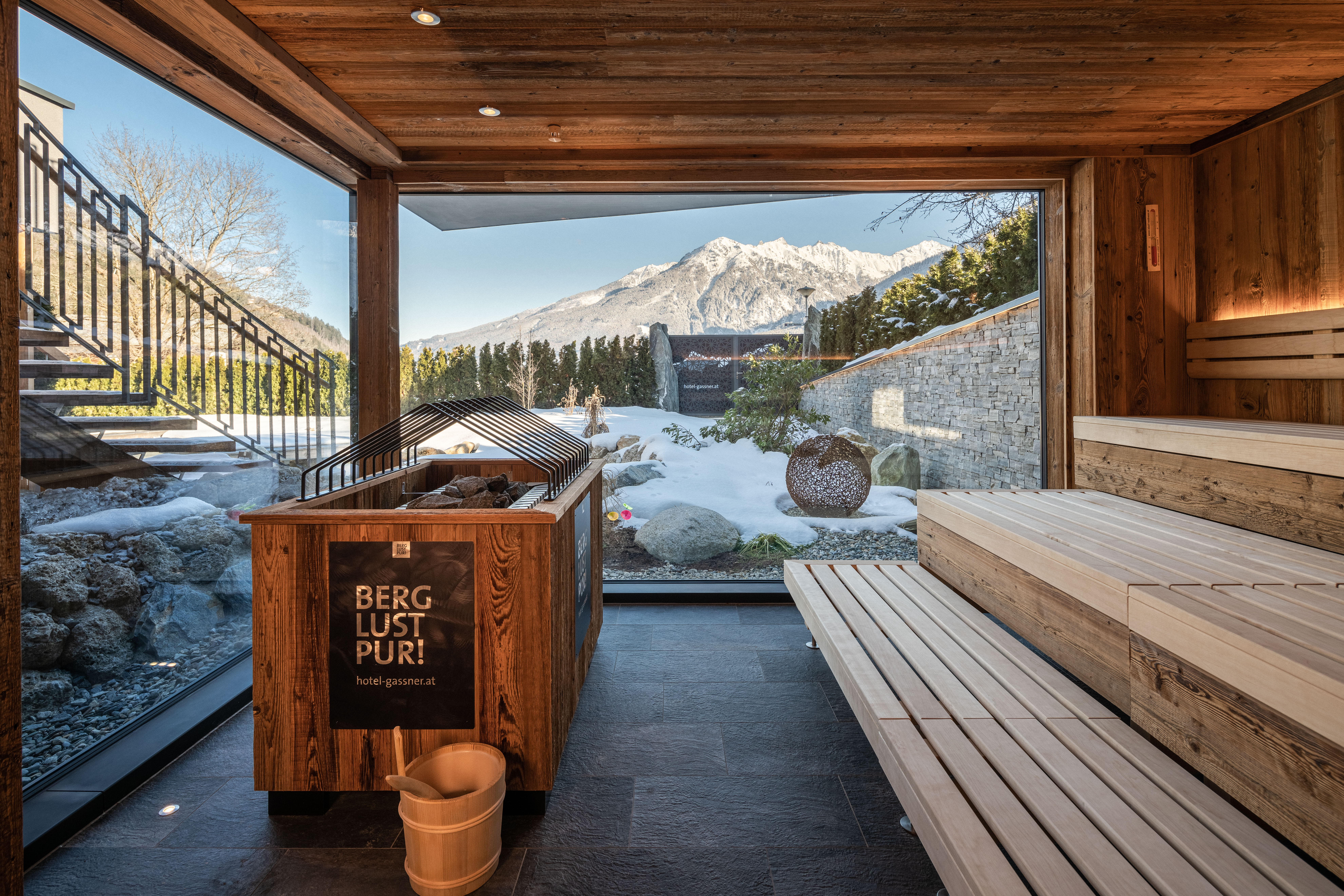 Hotels an der Piste - PLZ 6365 (Österreich) - Panorama-Außensauna - Hotel Gassner****Superior
