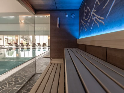 Hotels an der Piste - PLZ 6373 (Österreich) - Familien-Dress-on-Sauna im Hallenbadbereich - Hotel Gassner****Superior