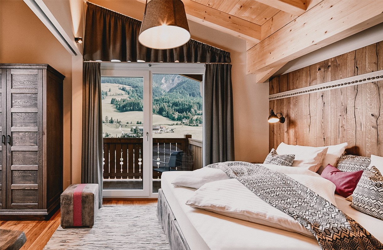 Good Life Resort die Riederalm ****S Zimmerkategorien Juniorsuite & Penthouse-Suite "Der Pinzgauer"