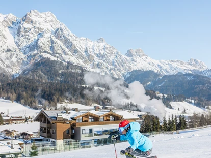 Hotels an der Piste - PLZ 6373 (Österreich) - direkt an der Skipiste im Skicircus Saalbach Hinterglemm Leogang Fieberbrunn - Good Life Resort die Riederalm ****S