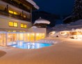 Skihotel: Außenpool beheizt - Hotel Guggenberger