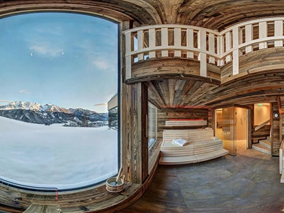 Hotels an der Piste - Skiverleih - Die doppelstöckige Stadlsauna im Relax & Vital Spa ab 16 Jahren mit 2 Temperaturzonen. - Hotel Schütterhof GmbH