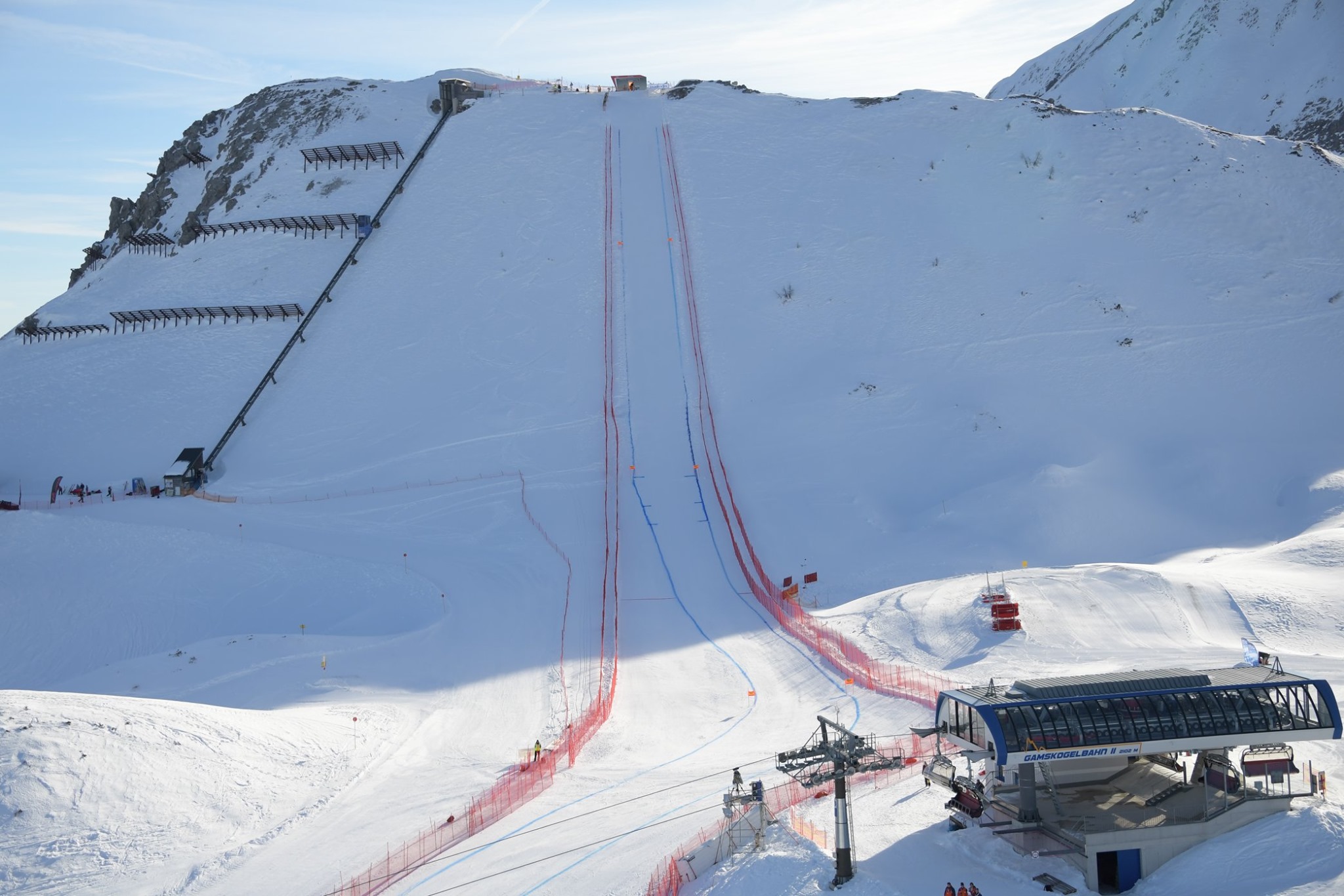 Skihotel: Weltcupstart beim Gamskogel Gipfelkreuz - Hotel Alpenrose Zauchensee