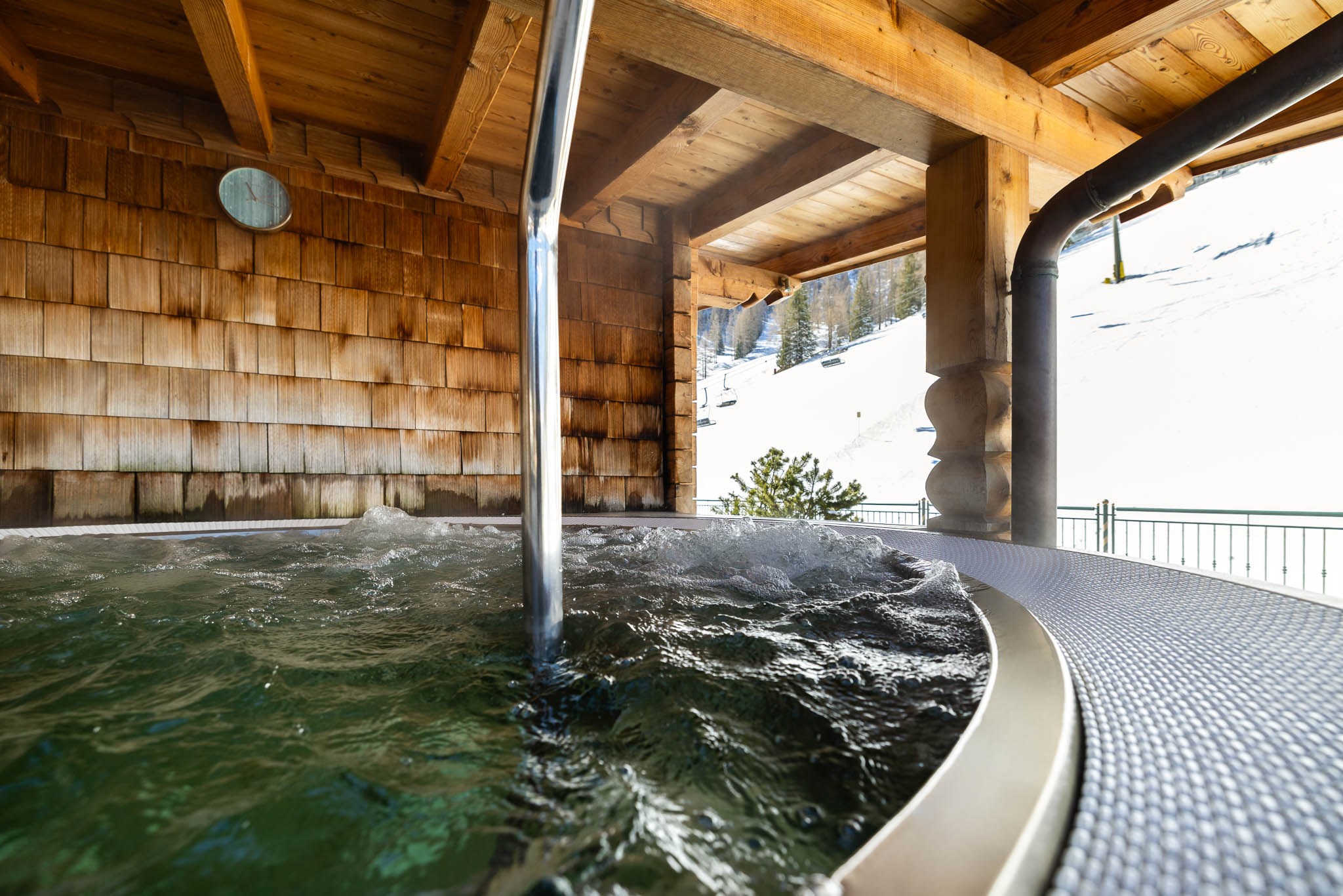 Skihotel: Whirlpool auf der Dachterrasse - Hotel Alpenrose Zauchensee - Wellness | Spa