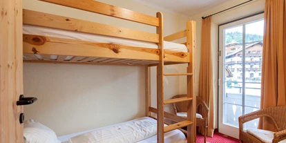 Hotels an der Piste - barrierefrei - Bichl (Matrei in Osttirol) - seperates Kinderzimmer in der Familienunterbringung - SCOL Sporthotel Großglockner
