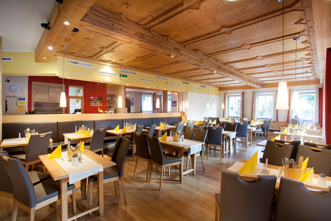 Skihotel: Restaurantbereich im Jenshof - SCOL Sporthotel Großglockner