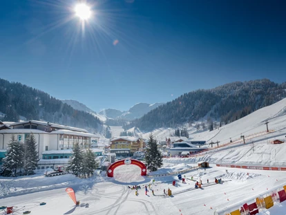 Hotels an der Piste - Skiverleih - Familotel Zauchenseehof