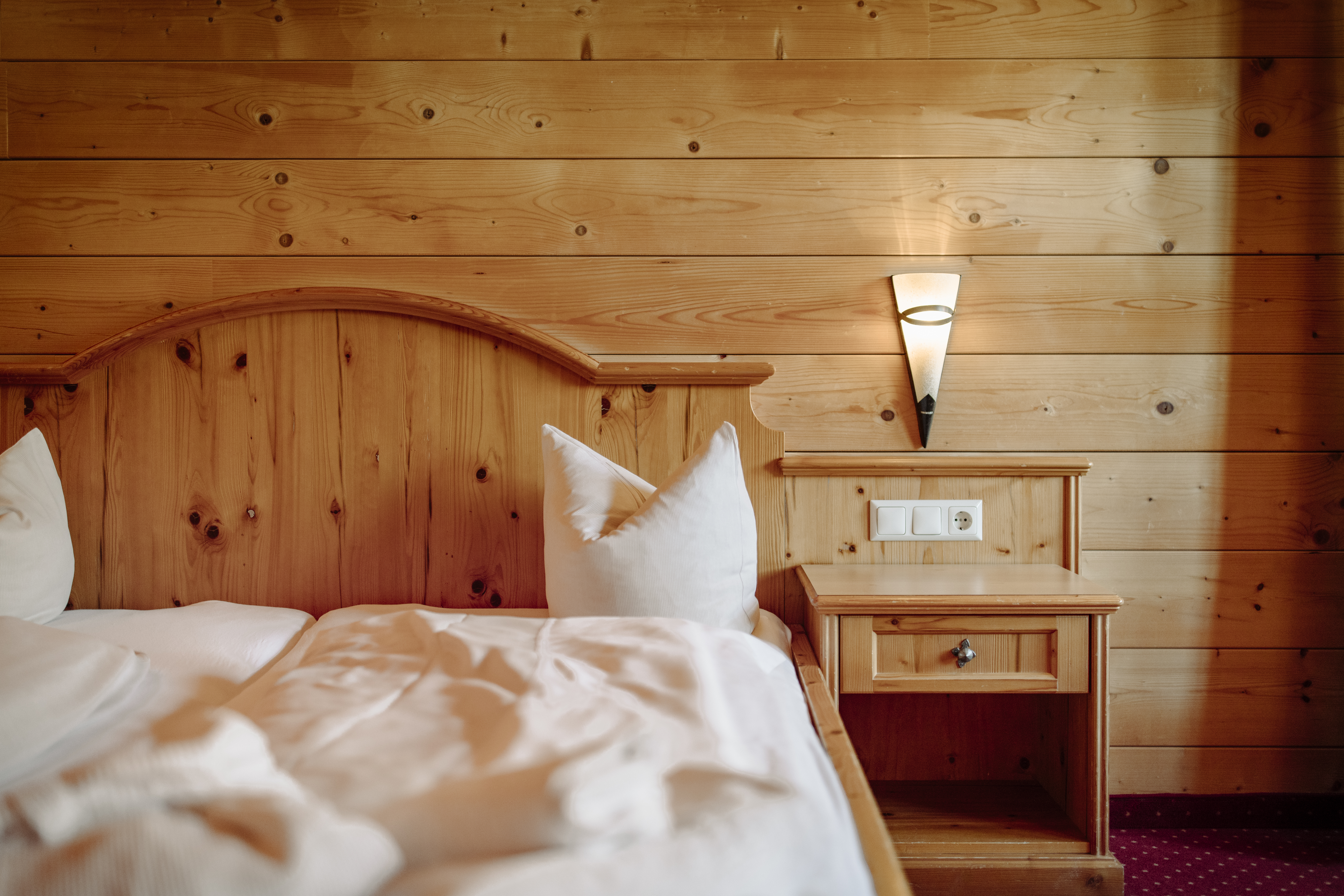 Skihotel: Almhotel Edelweiss | Almdorf Reiteralm - Wohnen | Schlafen