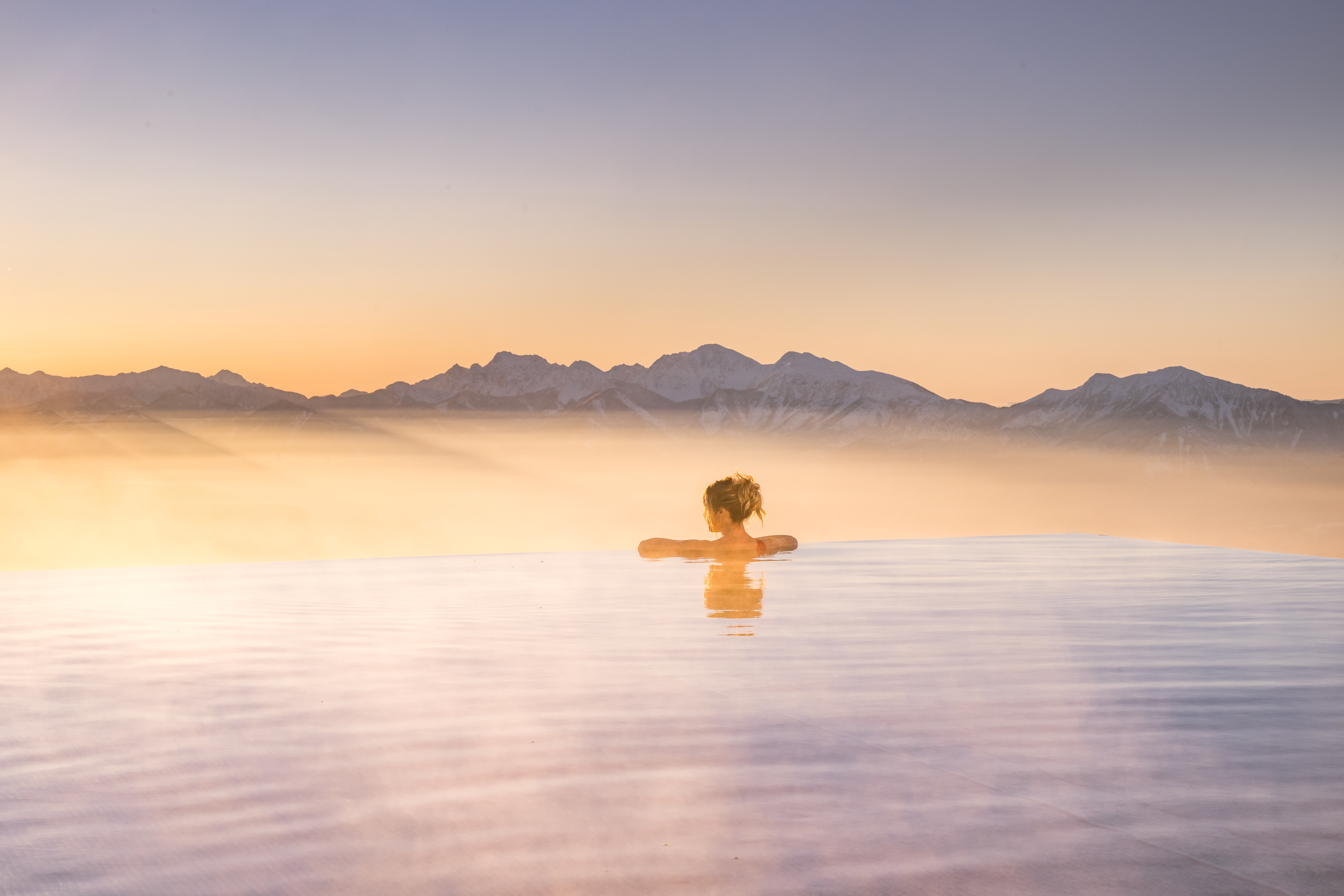 Hotels an der Piste - Rodeln - Österreich - Sonnenaufgang im Unendlichpool genießen - Mountain Resort Feuerberg
