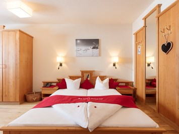 Hotel Andreas Hofer  Zimmerkategorien Komfortzimmer Alpenrose