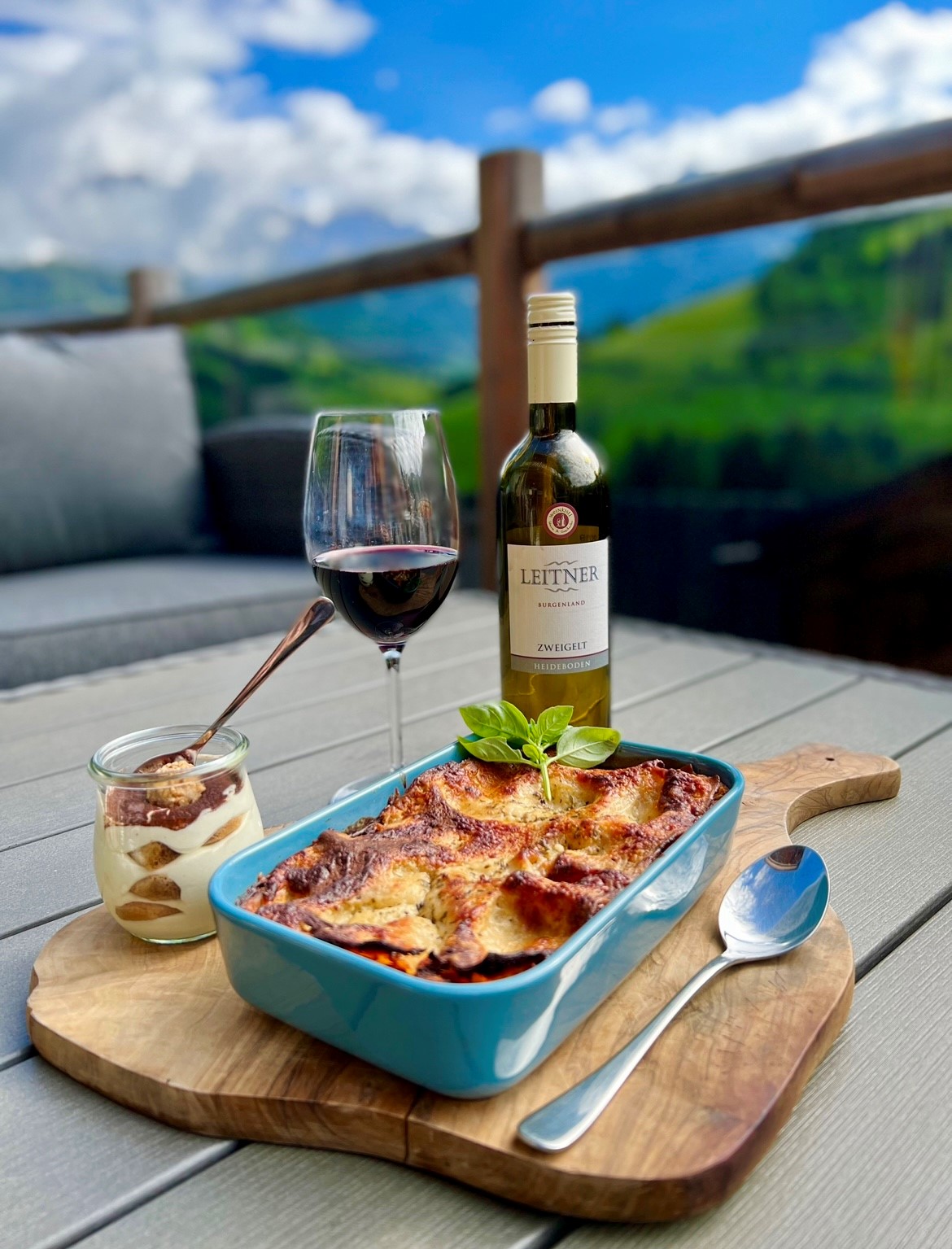 Skihotel: Leckere Lasagne, Tiramisu oder Pizzen auf Vorbestellung - 1001meter by Hüttendorf Maria Alm - Kulinarik | Restaurant