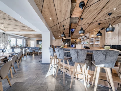 Hotels an der Piste - Skiverleih - Hotelbar - Hotel Regina