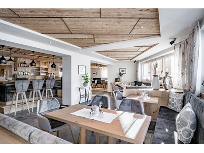 Hotels an der Piste - Skiverleih - Hotelbar - Hotel Regina