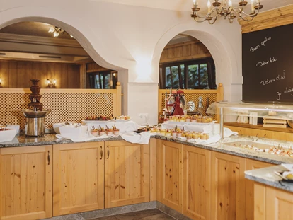 Hotels an der Piste - PLZ 6373 (Österreich) - Buffet - ALL INCLUSIVE Hotel DIE SONNE****s