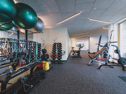 Hotels an der Piste - PLZ 6373 (Österreich) - Fitnessraum - ALL INCLUSIVE Hotel DIE SONNE****s