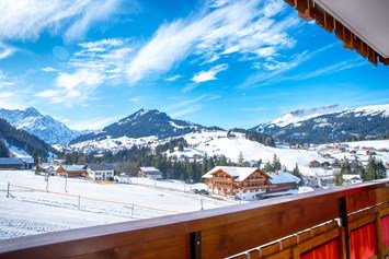 Skihotel: Aussicht vom Zimmerbalkon Südseite - Almhof Rupp - das Genießerhotel