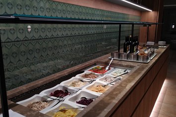 Skihotel: Unser Salatbuffet - Almhof Rupp - das Genießerhotel