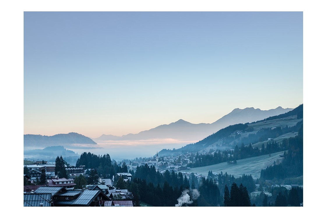 Skihotel: Blick aus dem Tal im Winter Richtung Allgäu - Almhof Rupp - das Genießerhotel