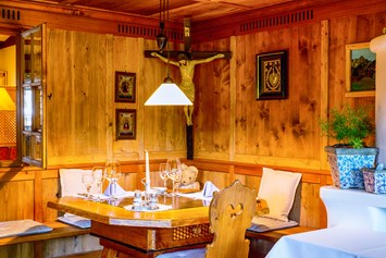 Skihotel: A la carte Restaurant "Alte Walserstube" - Almhof Rupp - das Genießerhotel