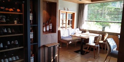 Hotels an der Piste - Mellau - Restaurant "Ausblick 83" mit Weinklimaschrank - Ski- und Aktivhotel Almhof Rupp